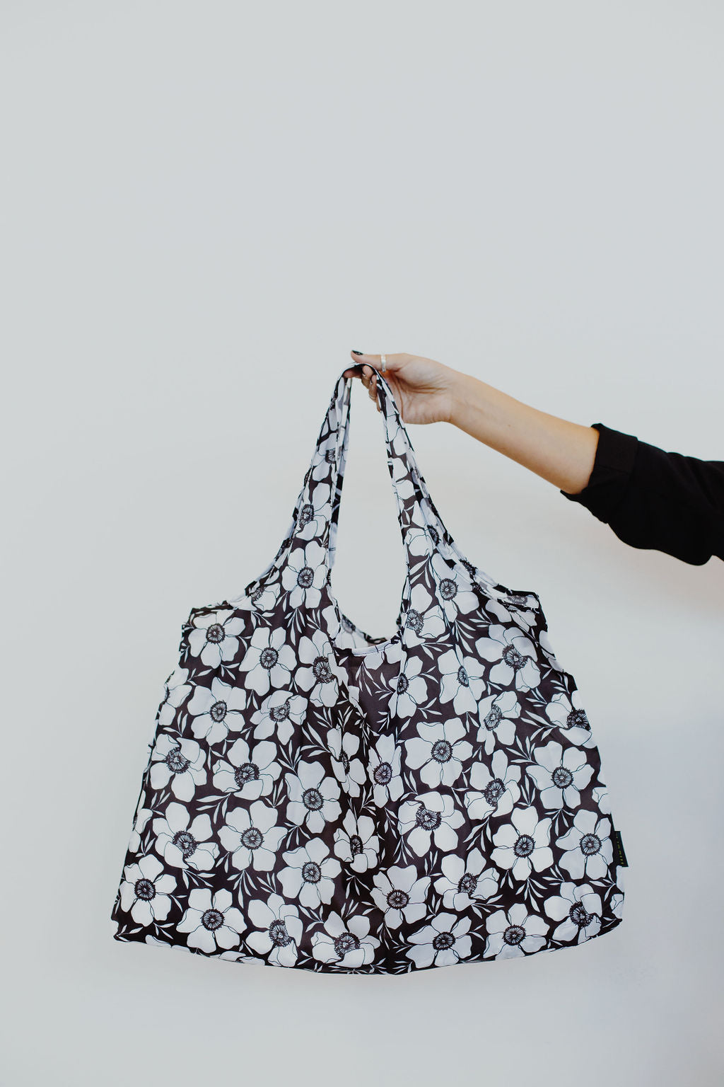 Reusable Pocket Shopper | Moody Floral